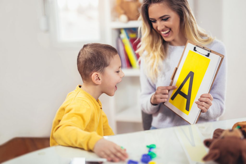 יוליה רבינוביץ, קלינאית תקשורת בעלת ניסיון של מעל 30 שנה